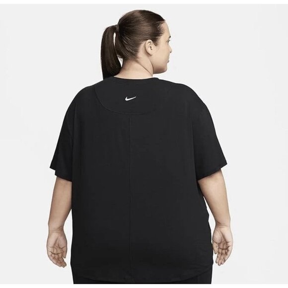 Nike One Relaxed Women's Dri-FIT Short-Sleeve Top, Black, Plus Size-3X - Picture 2 of 7